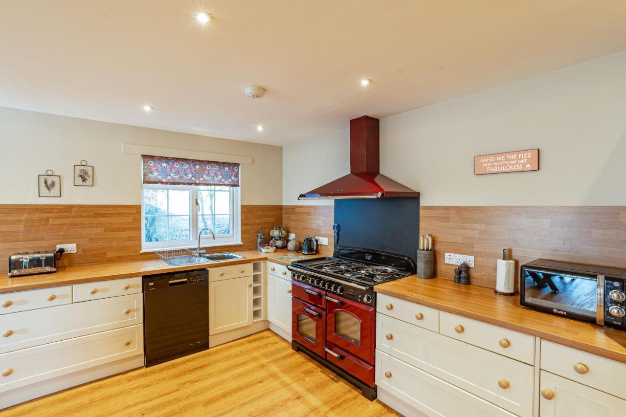 Sparrowhawk Cottage With Hot Tub Newton Stewart Exteriér fotografie