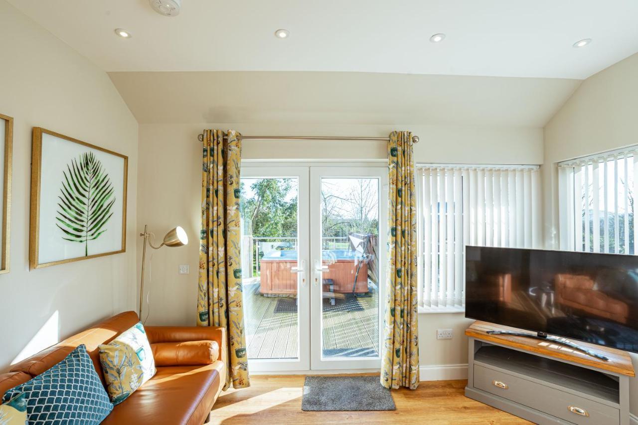 Sparrowhawk Cottage With Hot Tub Newton Stewart Exteriér fotografie