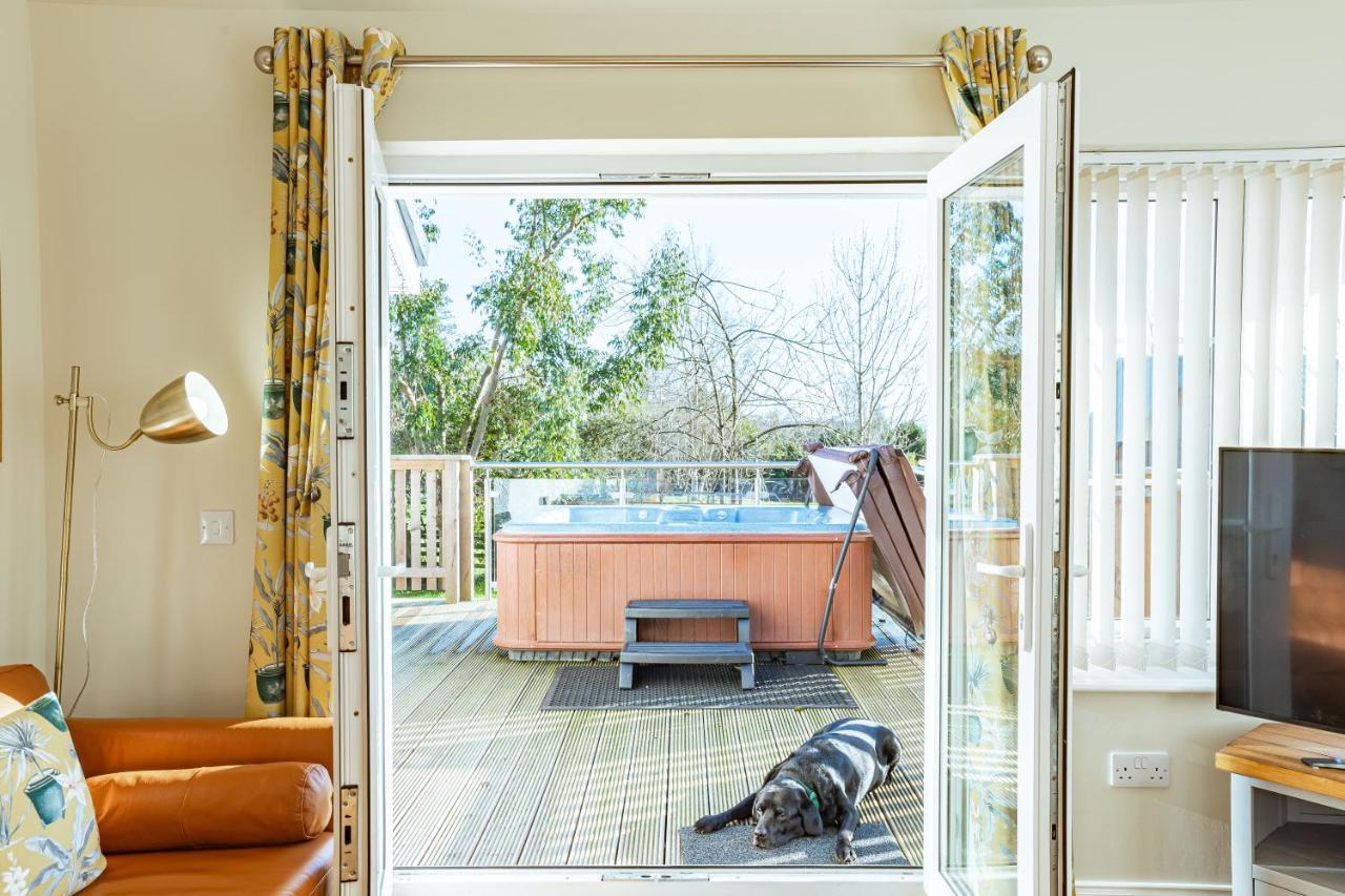 Sparrowhawk Cottage With Hot Tub Newton Stewart Exteriér fotografie